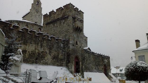 et tombe la neige à Luz pyrénées