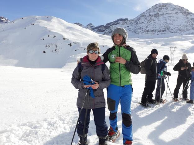 pause boisson chaude sortie raquettes pyrénées